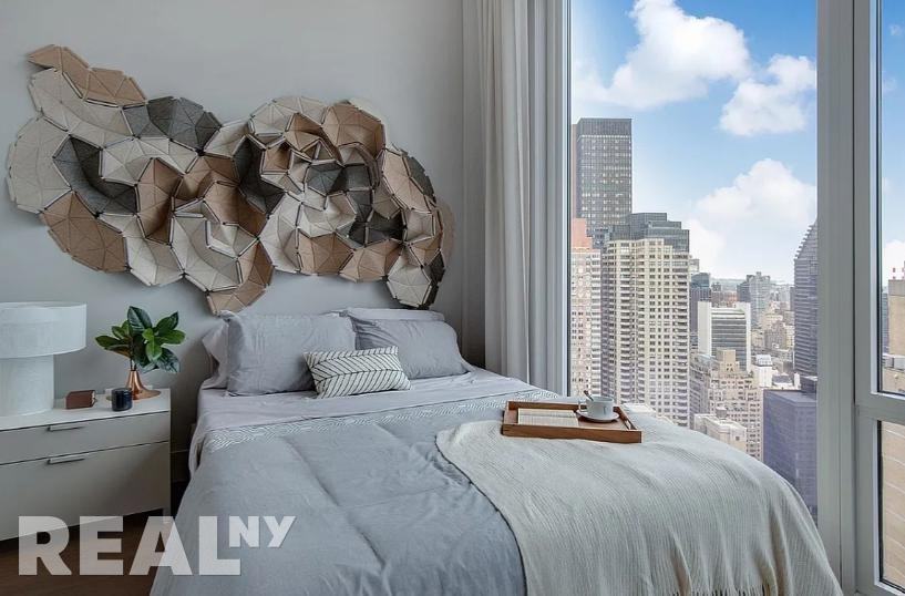 E 44th St #12D - Photo 2 of 3