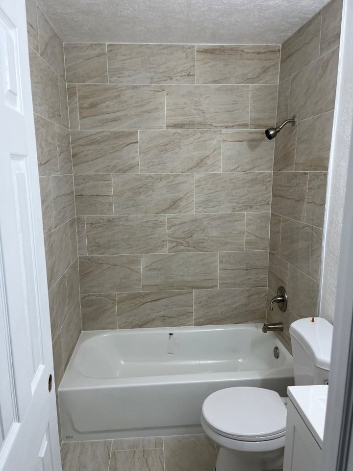 220 NW 16 TERRACE - Photo 4 of 6