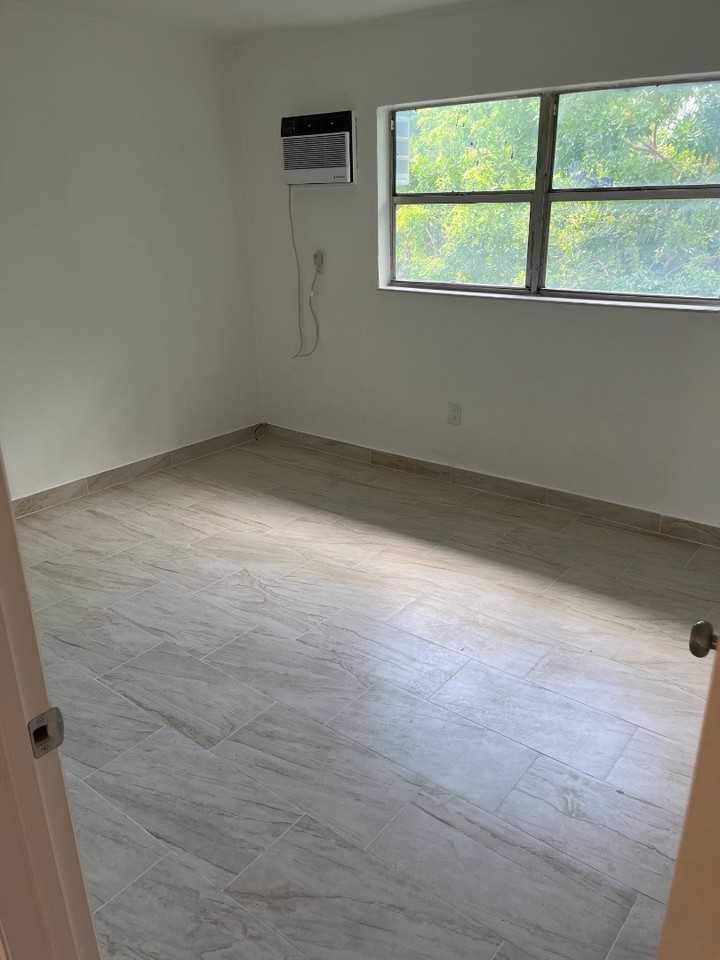 220 NW 16 TERRACE - Photo 5 of 6