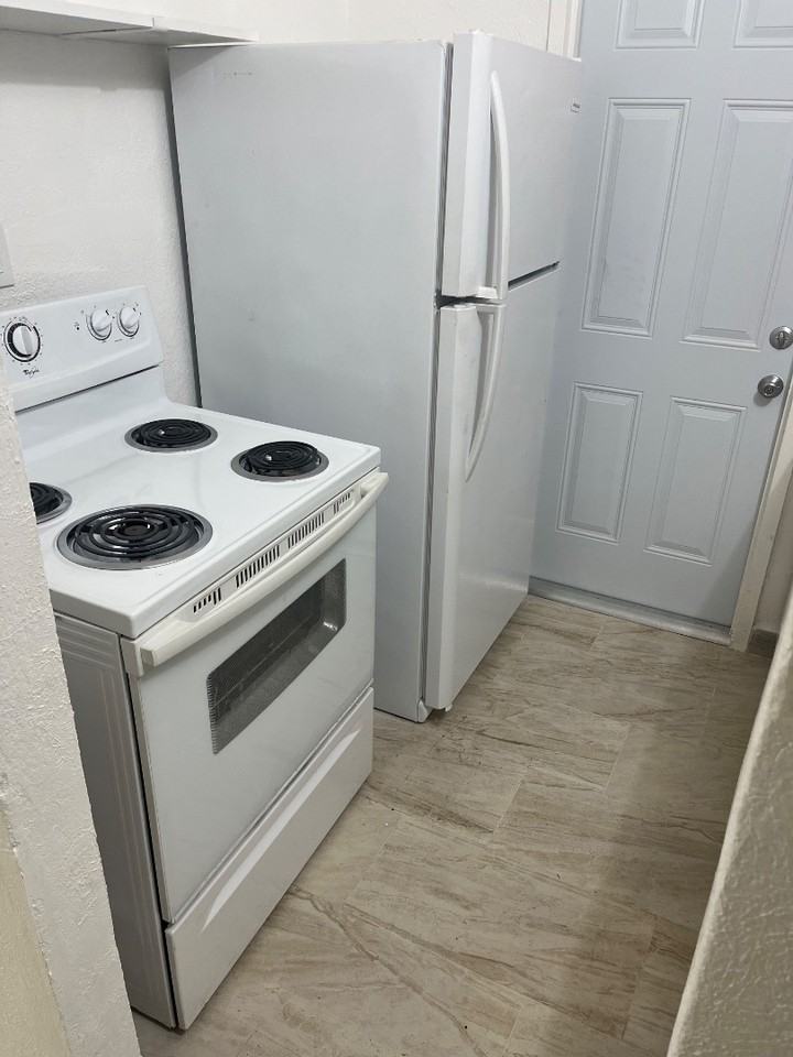 220 NW 16 TERRACE - Photo 6 of 6