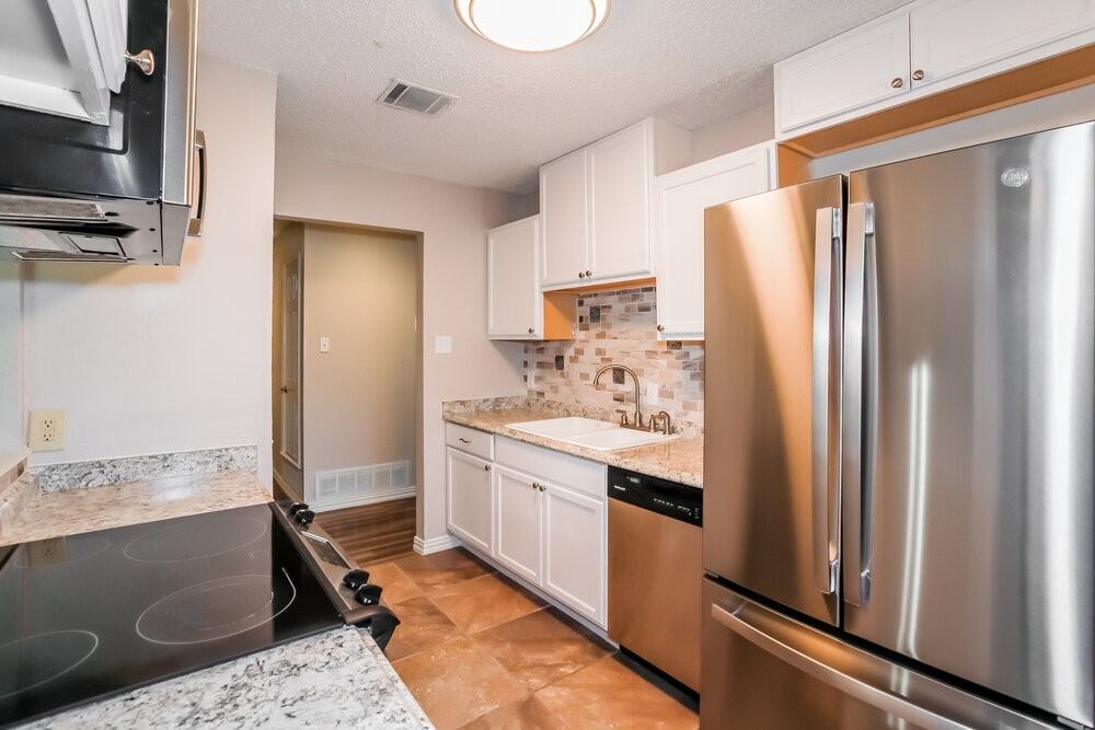 6416 Kelly Elliott Rd - Photo 6 of 16