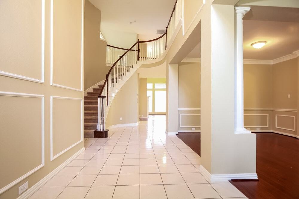 4420 Vanderpool Dr - Photo 3 of 23