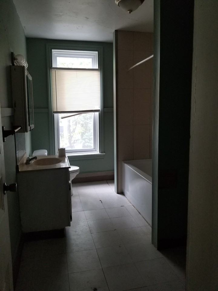 336 N 6th St - Photo 5 of 10