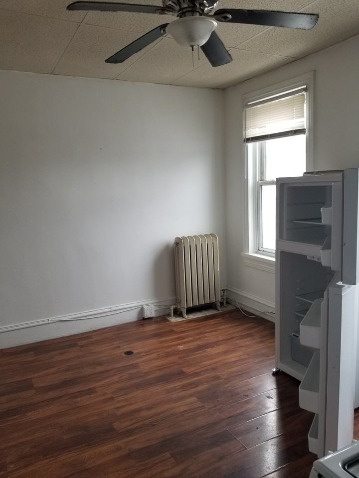 336 N 6th St - Photo 4 of 10
