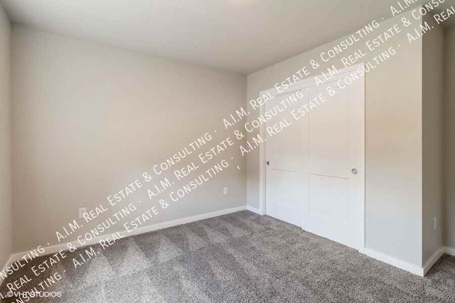 284 Nw Caspian Ct - Photo 4 of 12