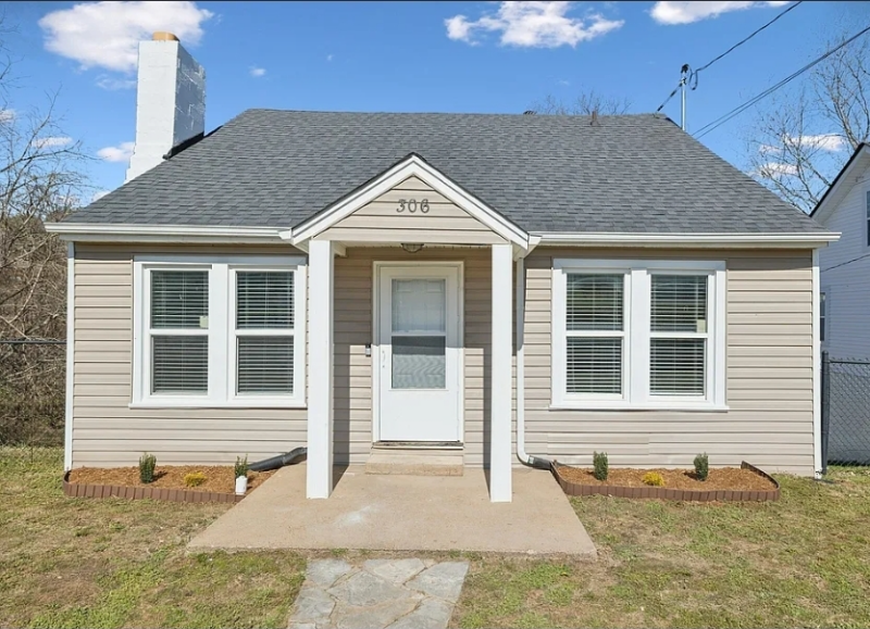 306 West 17th Street - Photo 2 of 28