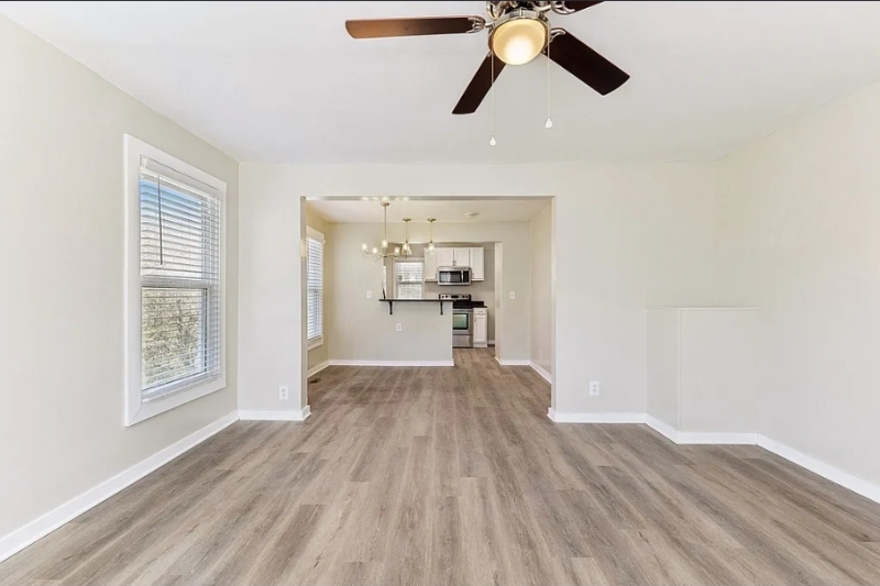 306 West 17th Street - Photo 7 of 28