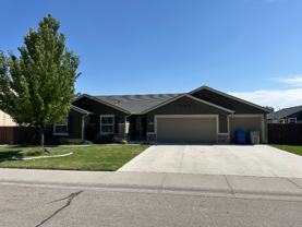 745 Sw Panner St - Photo 1 of 1