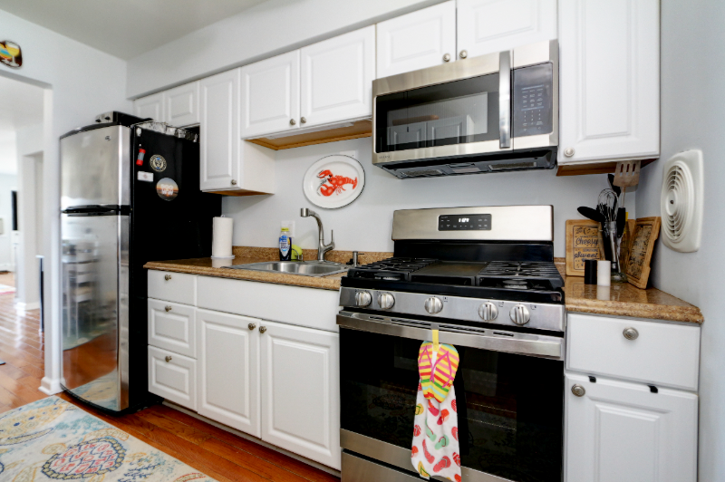 3563 Bay Ave - Photo 4 of 15