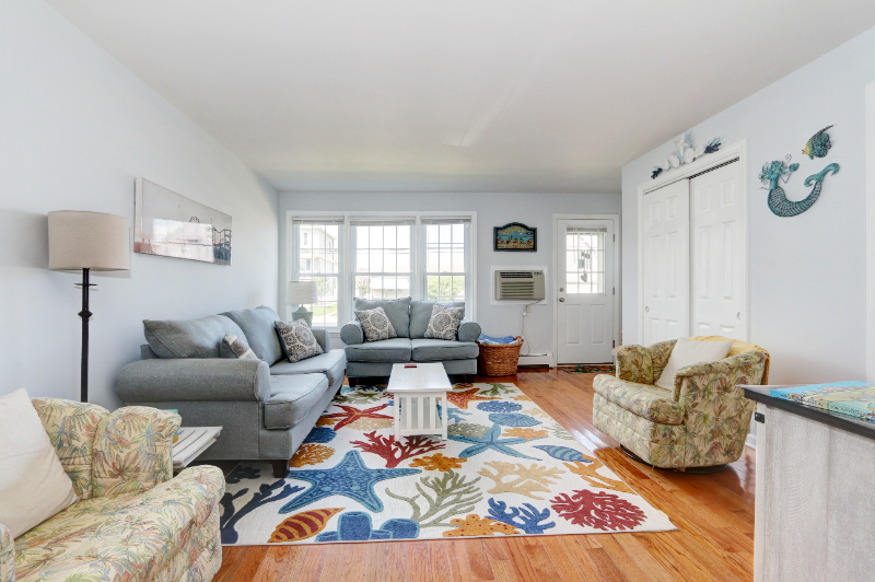 3563 Bay Ave - Photo 7 of 15