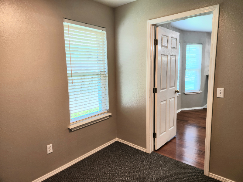 1536 Apricot Ave - Photo 3 of 18