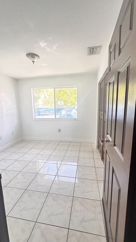 2823 Nw 106th St - Photo 2 of 8