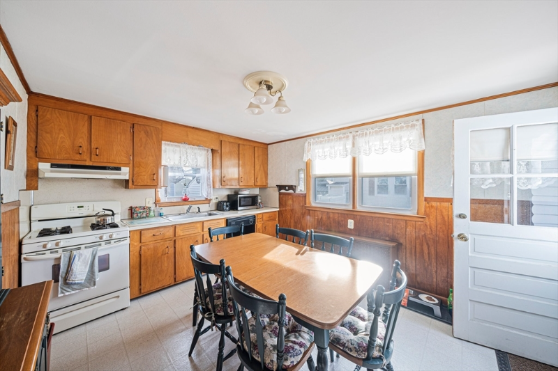 350 Manet Ave - Photo 3 of 11