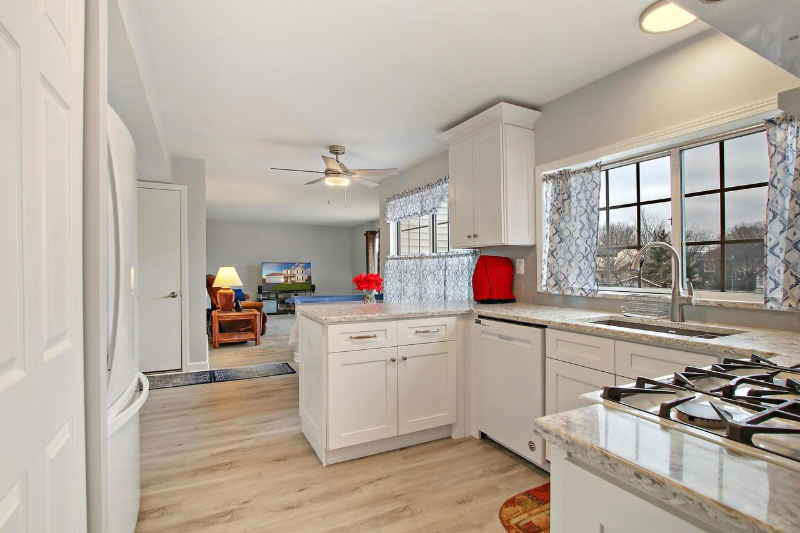 962 Annandale Dr - Photo 3 of 11