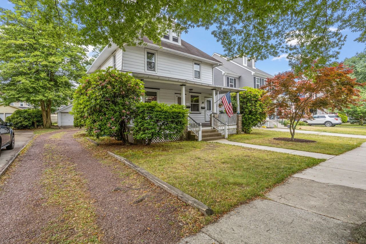 624 Thomas Ave #1stFL - Photo 2 of 31