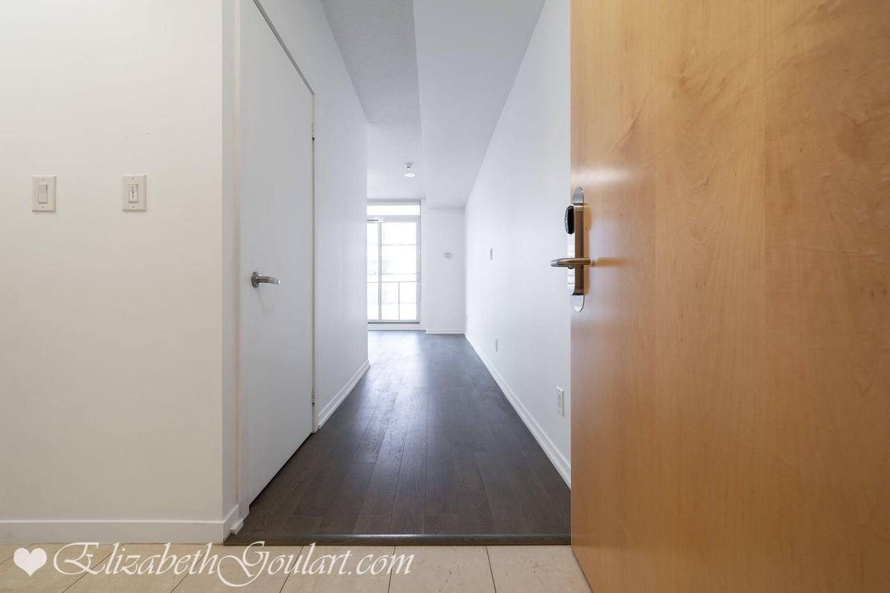 65 Bremner Boulevard - Photo 2 of 28