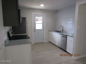 4912 E Holly St #3 - Photo 1 of 1