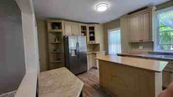 featured image of 157 E Blackwell St #1