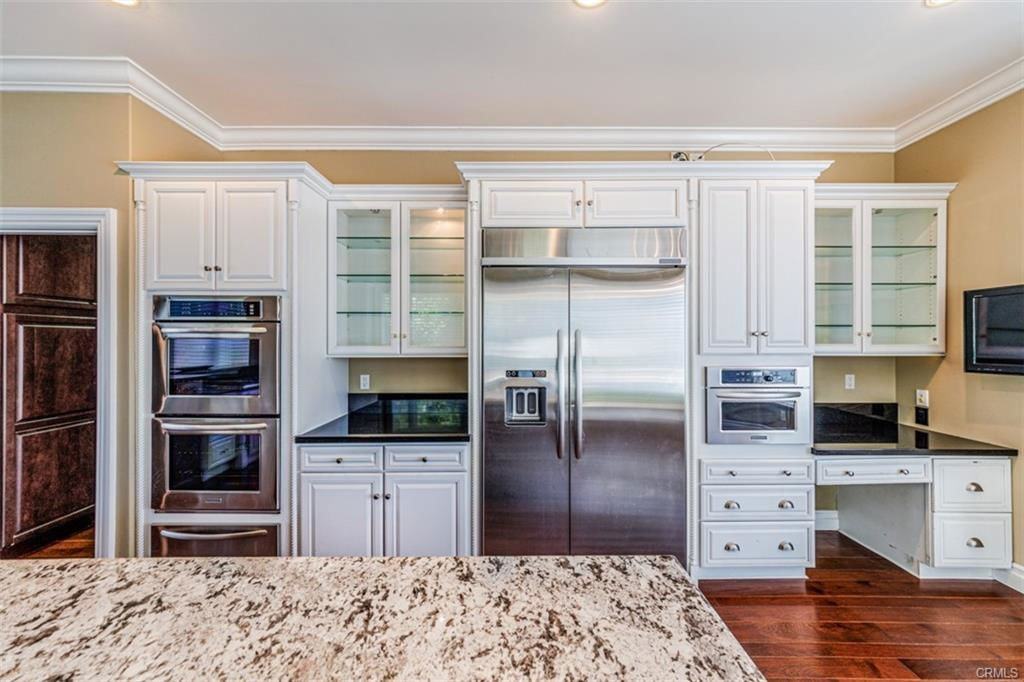 9772 Crestview Cir - Photo 3 of 8
