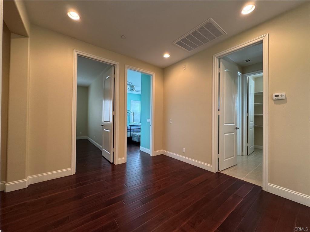 104 Willowbend - Photo 2 of 8