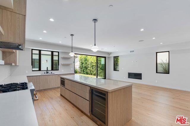 4647 Morse Ave - Photo 2 of 8