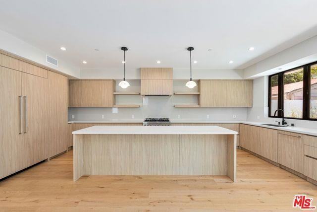 4647 Morse Ave - Photo 3 of 8