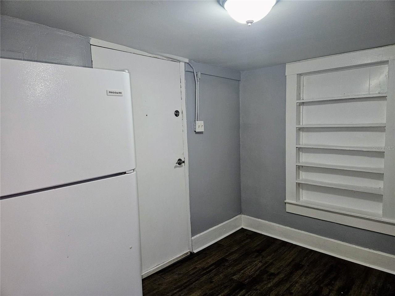 944 1/2 15th Ave S #2 - Photo 5 of 19