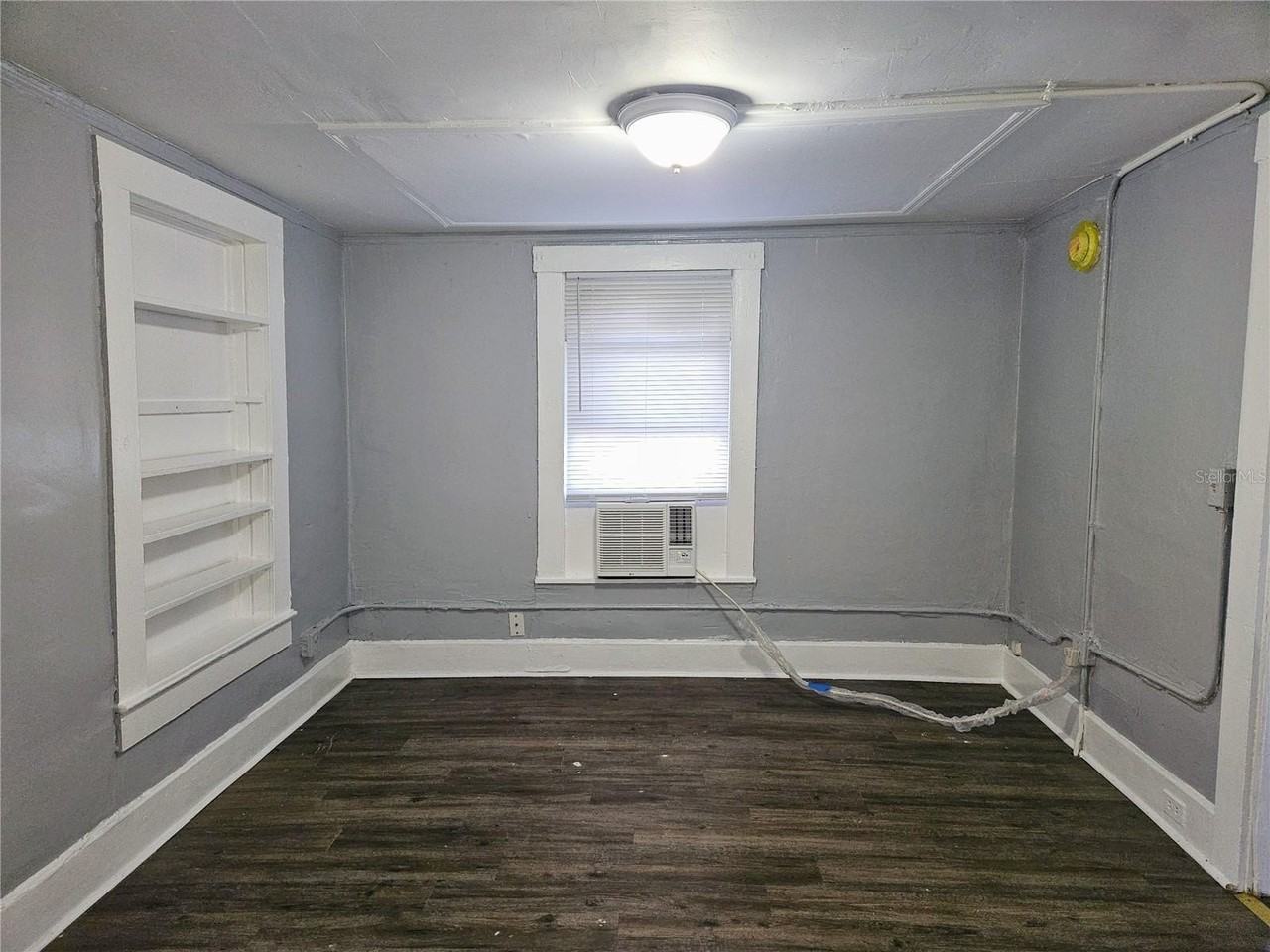 944 1/2 15th Ave S #2 - Photo 6 of 19