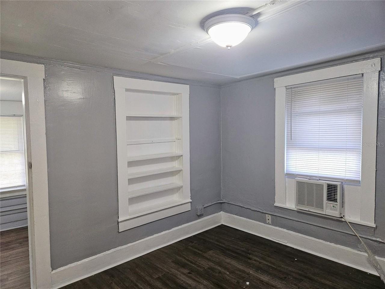 944 1/2 15th Ave S #2 - Photo 7 of 19