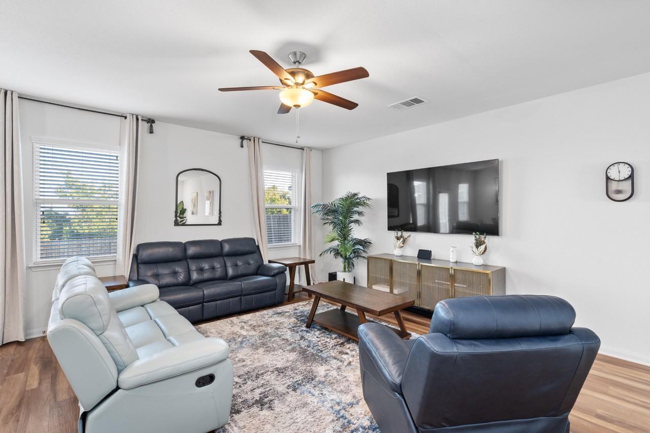 Grover Cleveland Way - Photo 2 of 16