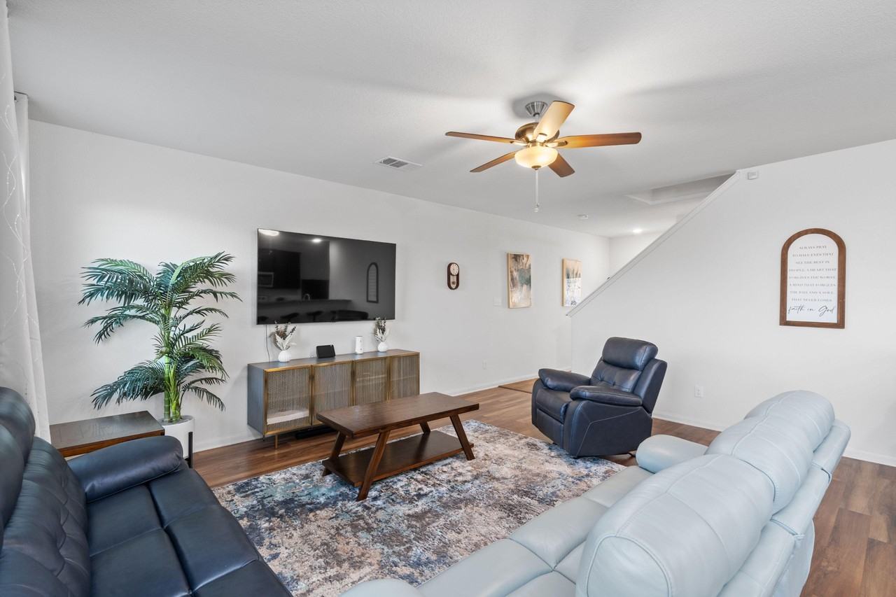 Grover Cleveland Way - Photo 3 of 16