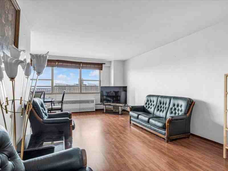 2925 W 5th St #23B - Photo 2 of 13