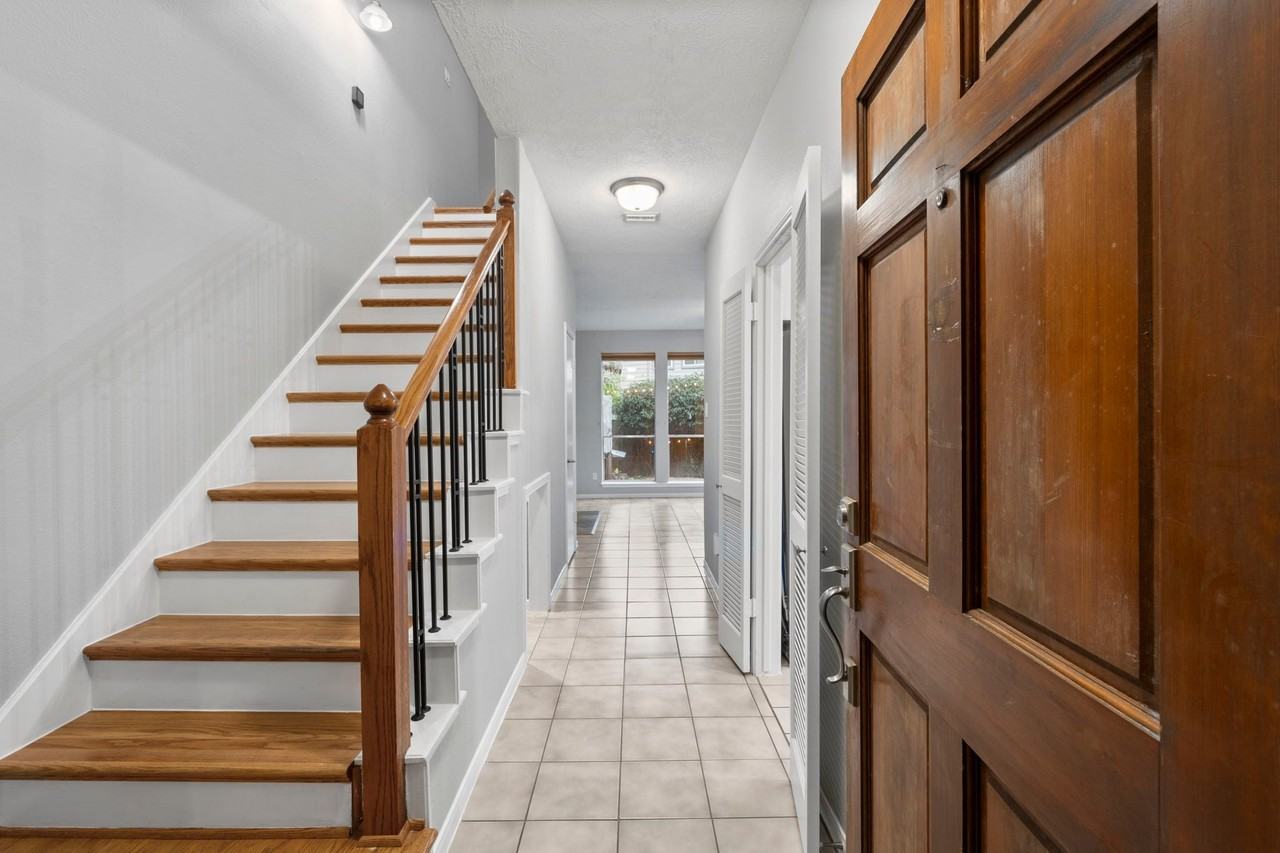 17 E Willowwood Ct - Photo 5 of 34