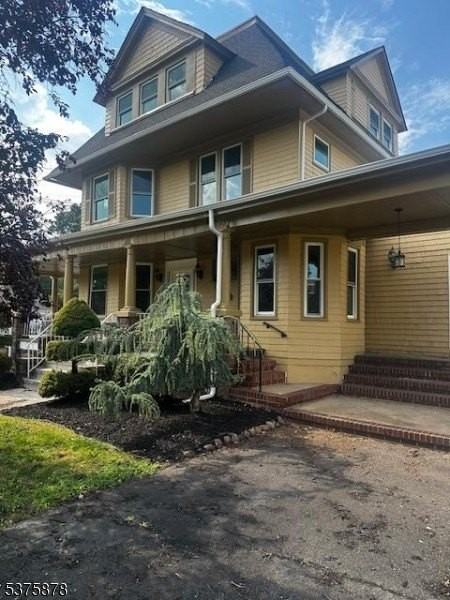 259 Elm Avenue - Photo 3 of 35