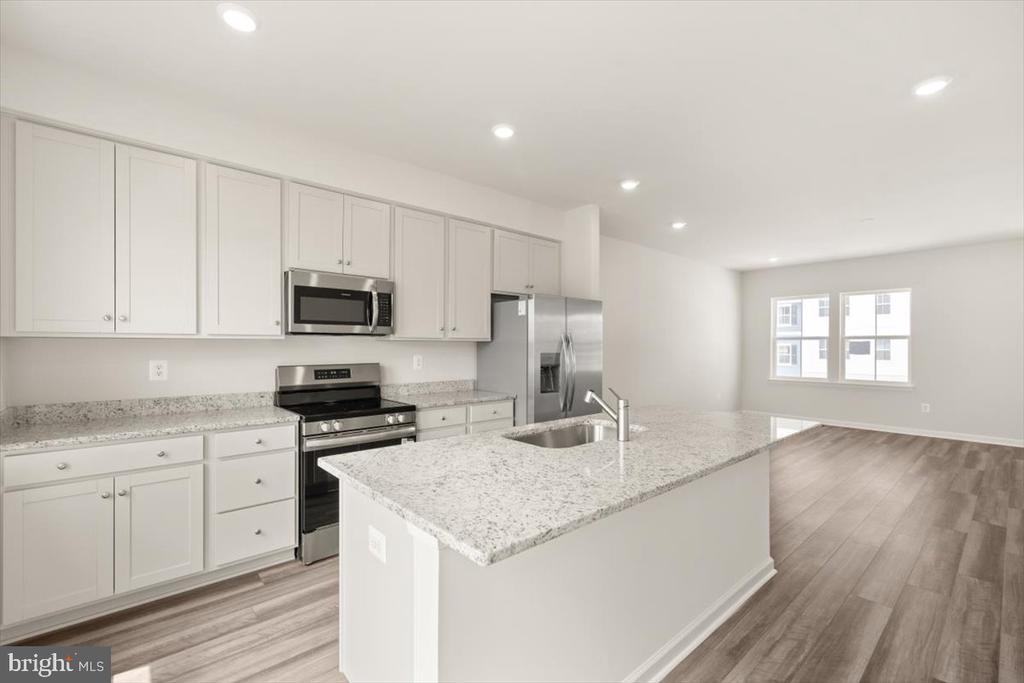 118 Milburn Dr - Photo 2 of 24