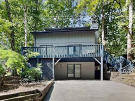 featured image of 2695 Merry Oaks Trl