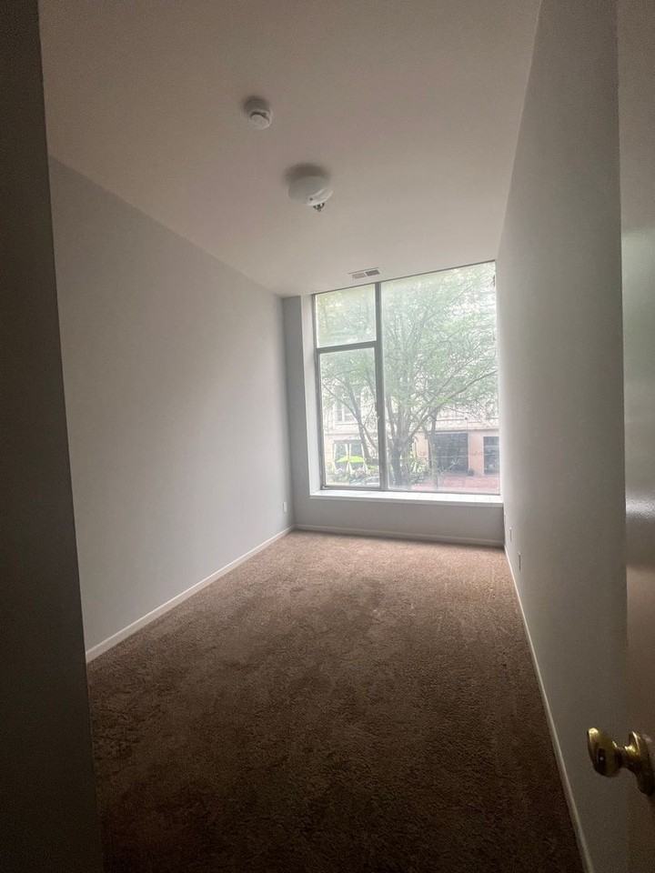 Securities Downtown - Photo 7 of 10