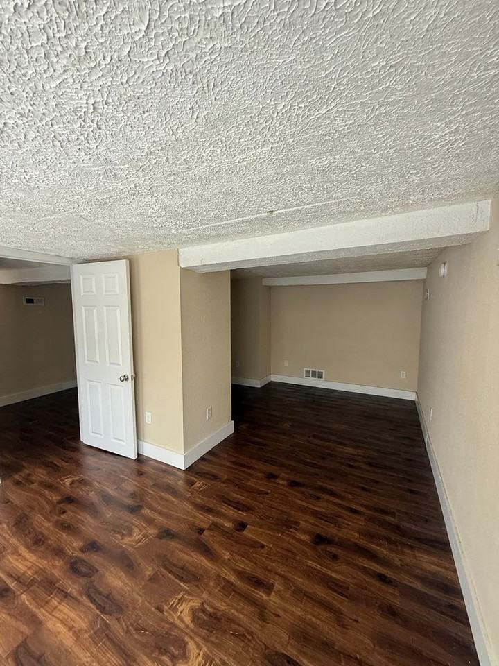 1209 S Lincoln St - Photo 7 of 20