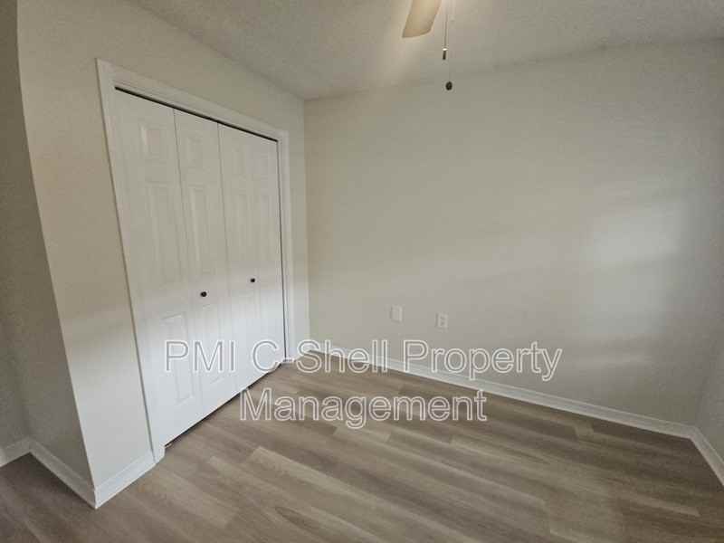 111 Wildflower Ln - Photo 4 of 27