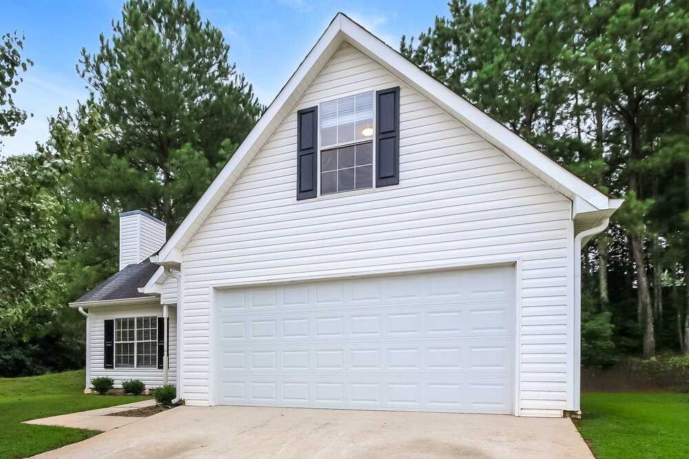 1205 Redbud Ct - Photo 4 of 17