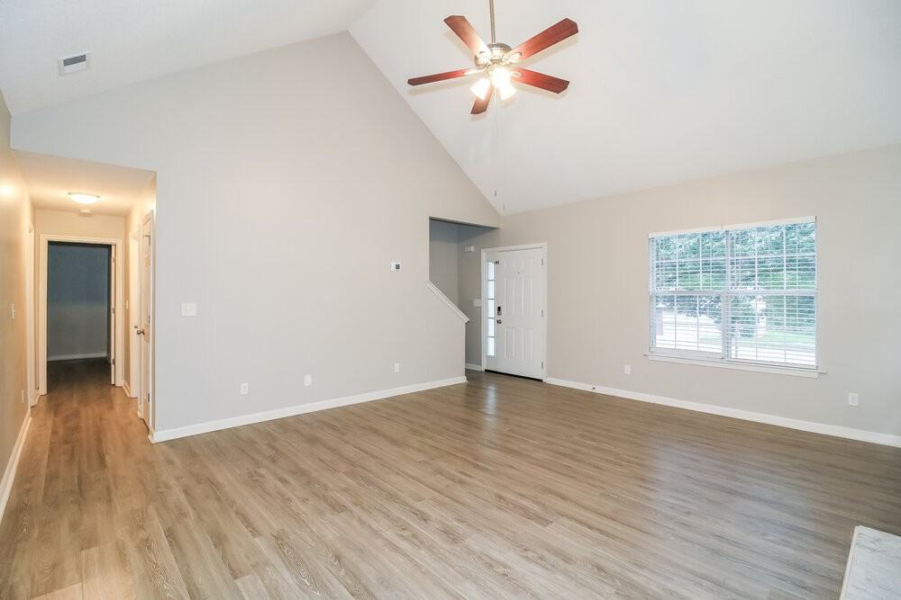 1205 Redbud Ct - Photo 6 of 17