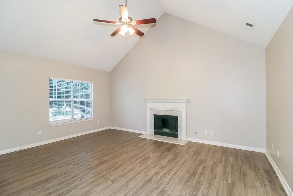 1205 Redbud Ct - Photo 7 of 17