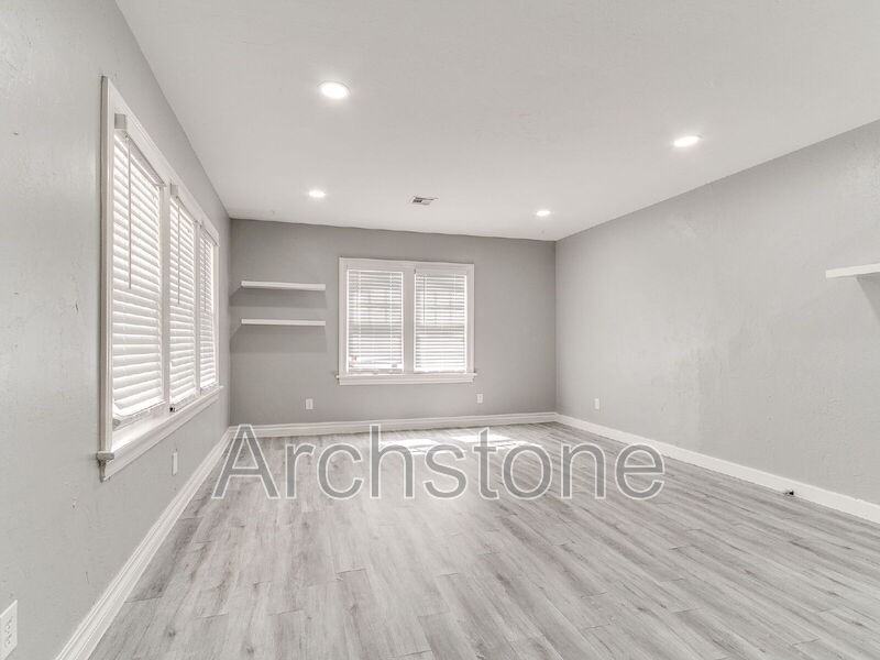 1201 Nw 43rd St - Photo 2 of 34