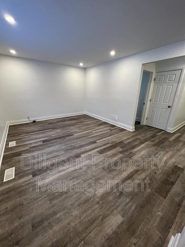 786 Snelgrove Rd - Photo 5 of 23