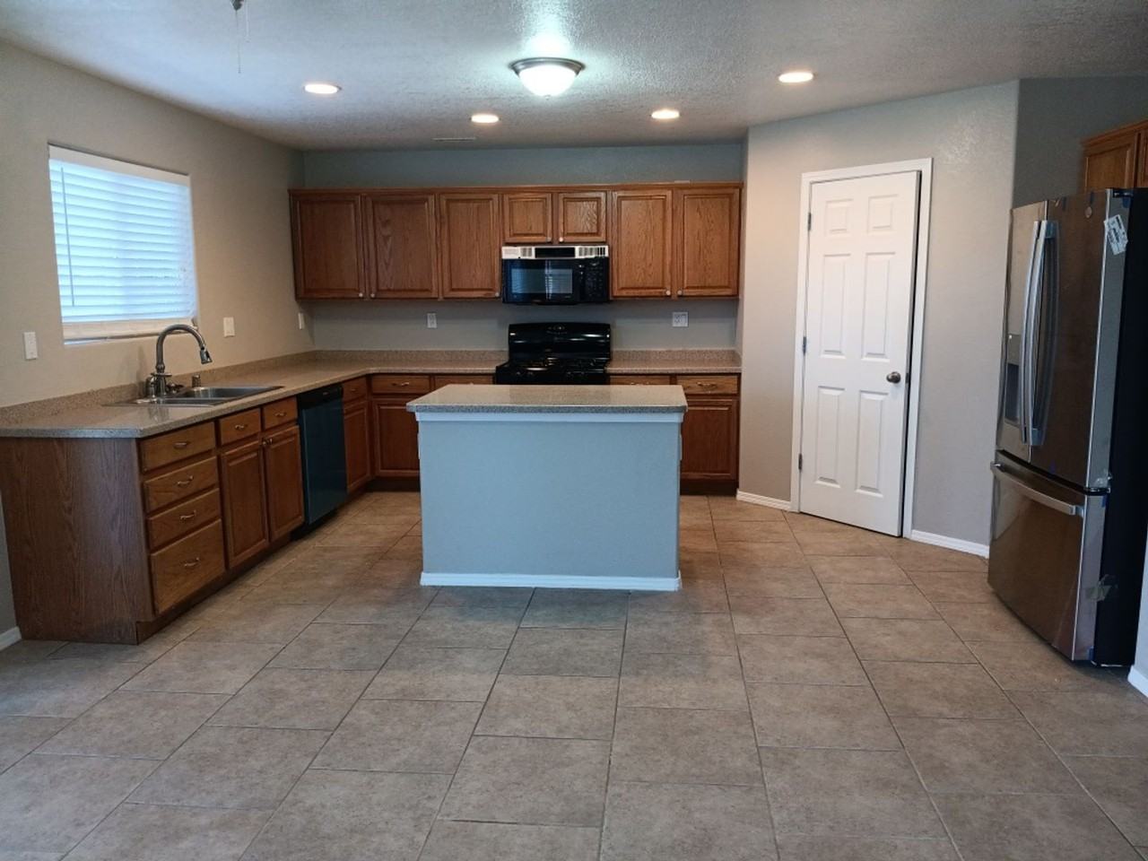 6523 Avenida Madrid Nw - Photo 2 of 27