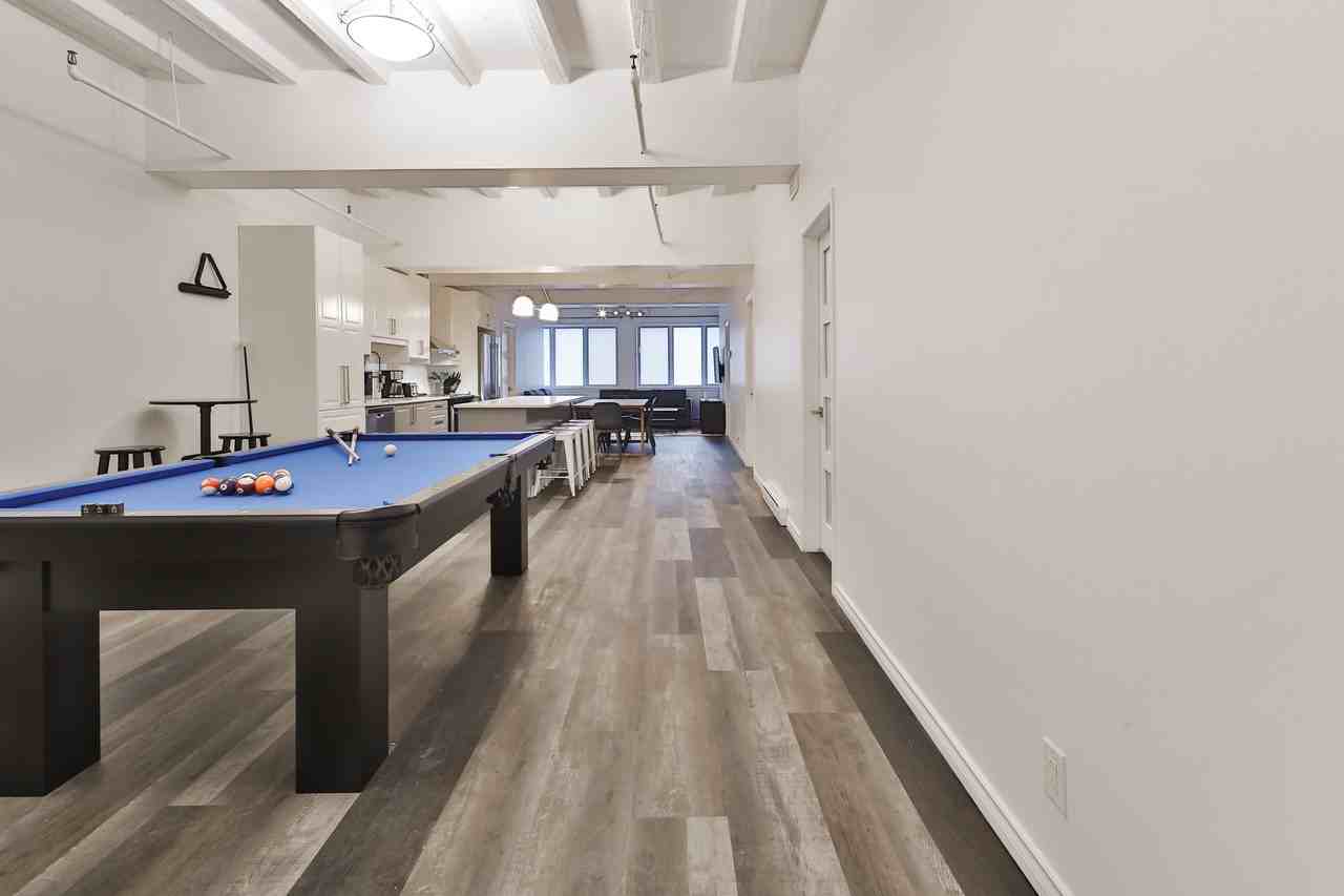 2070 Rue Clark #102