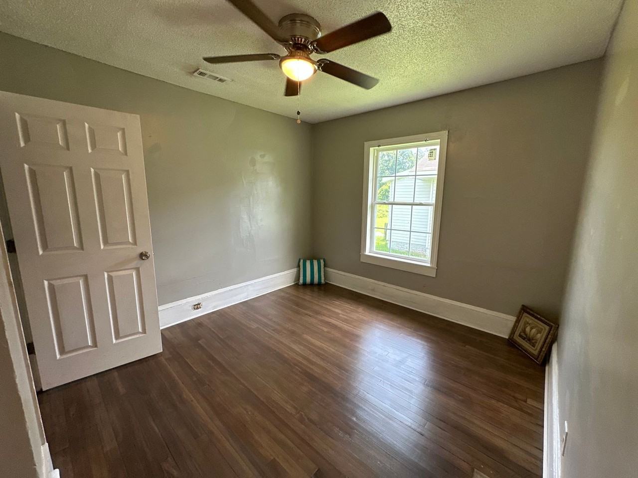 216 N King St - Photo 5 of 22