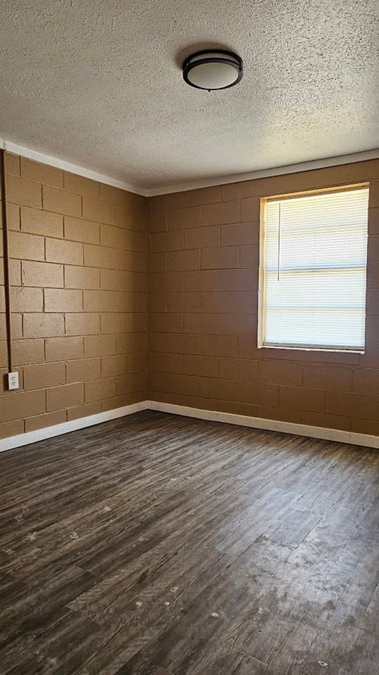 2 Bedroom 1 Bath Brick Unit - Photo 3 of 5