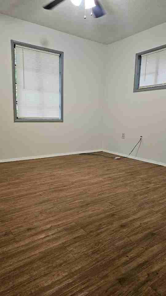 1615 Beverly Ave - Photo 4 of 5