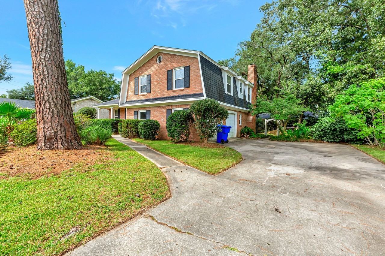 2327 W Palmer Dr - Photo 3 of 43